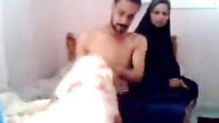 مصري يثير إعجاب المحجبات في عالم الجنس والتعارف - عرب سكس