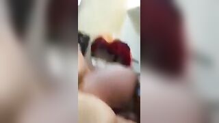 زوجة تتجاوز قيود العلاقات الحميمية بإدخال قضيب في لحظات مثيرة - عرب سكس